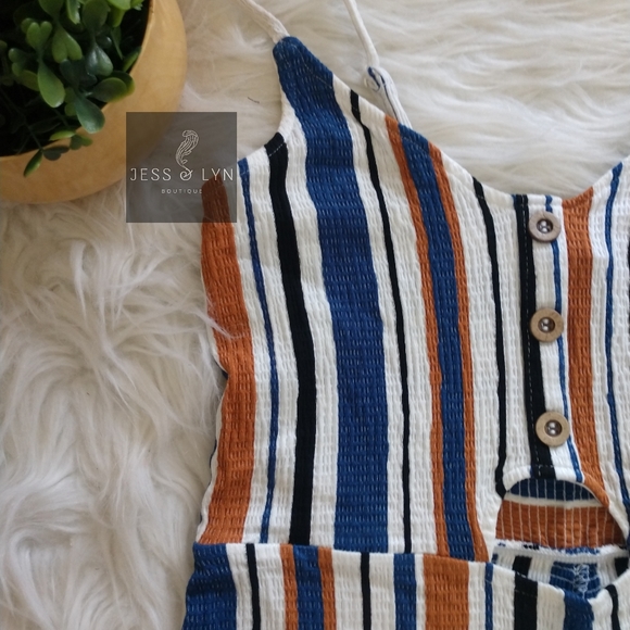 🆕 Striped Jumpsuit w/Keyhole Detail - Picture 7 of 17